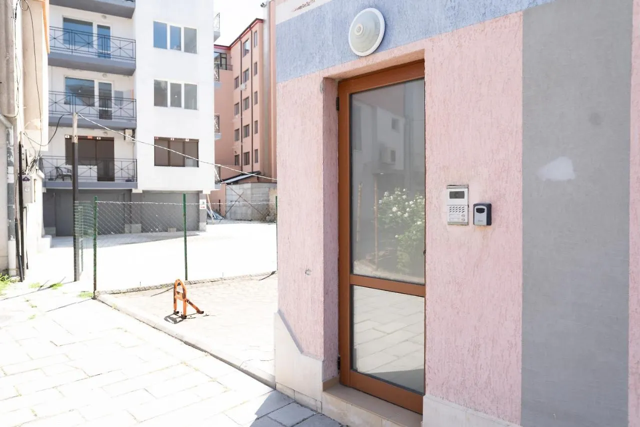 Shushi'S Central Studio Apartment Filibe